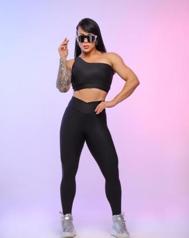 conjunto-de-academia-feminino-preto-atacado-rua-44-goiania 