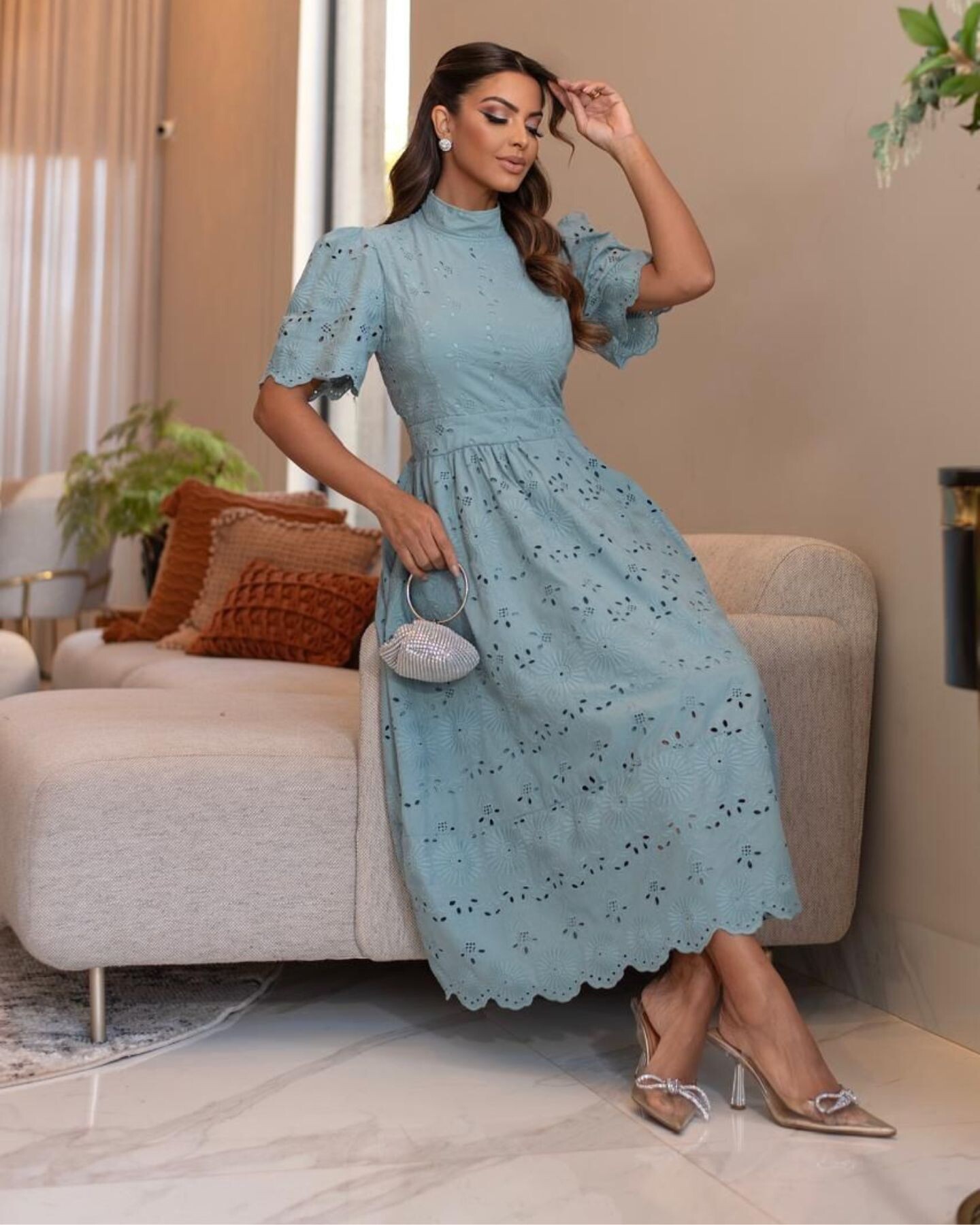 Vestido Evangélico Elegante de Gola Alta no Atacado em Goiânia.