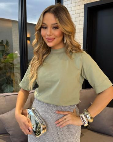 blusa-feminina-de-algodao-gola-alta-atacado-rua-44-goiania 