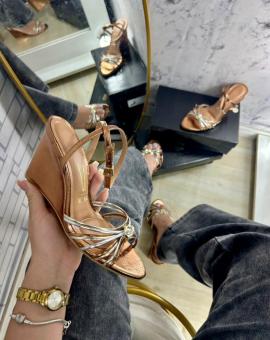 Sandália Feminina Anabela Tiras Metalizadas