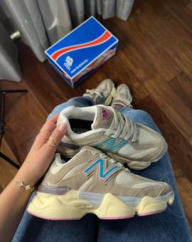 Tênis Feminino New Balance Colorido