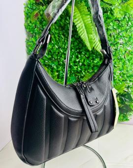 Bolsa Feminina Preta de Couto Sintético