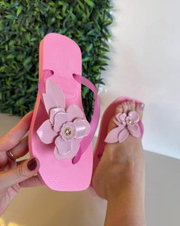 chinelo-feminino-rosa-com-flor-atacado-rua-44-goiania 