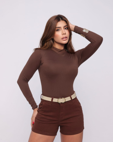 short-jeans-feminino-marrom-com-cinto-atacado-rua-44-goiania 