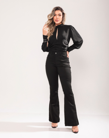 calca-jeans-flare-preta-lisa-atacado-rua-44-goiania 