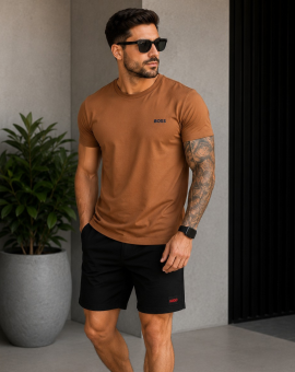 Camiseta Masculina Lisa de Marca