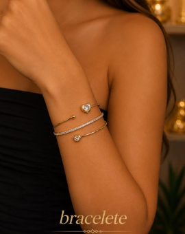 Bracelete Triplo com Corações e Strass
