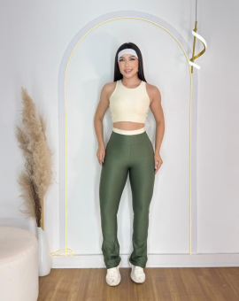Conjunto Fitness Top e Calça Flare
