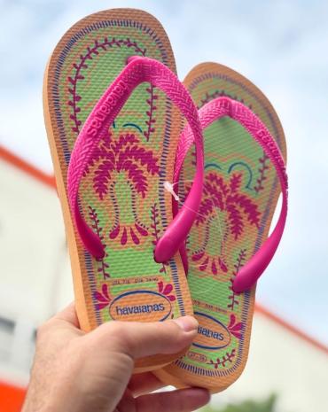 havaianas-classica-estampa-floral-atacado-rua-44-goiania 